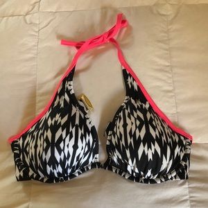 Cute patterned bikini top in 36D